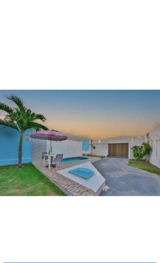 Piscina e área de lazer do Recanto Feliz